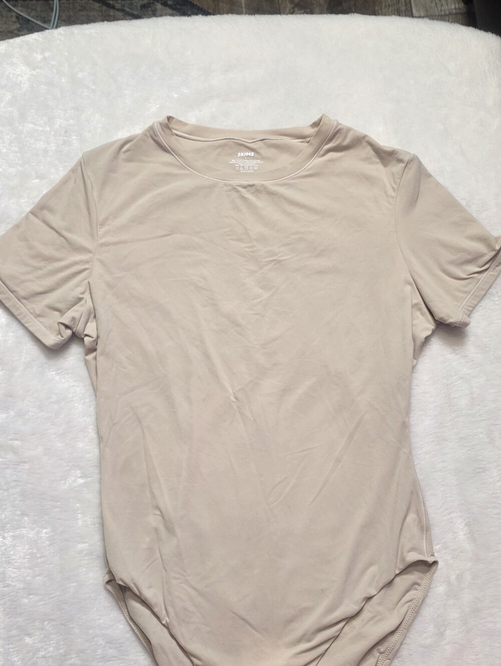 SKIMS Fits Everybody T-Shirt Bodysuit (Size L, Clay/Mica neutral shade